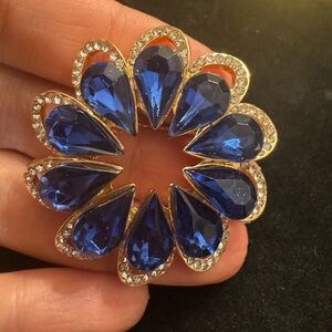 Dazzling Sapphire and Gold Floral Brooch
